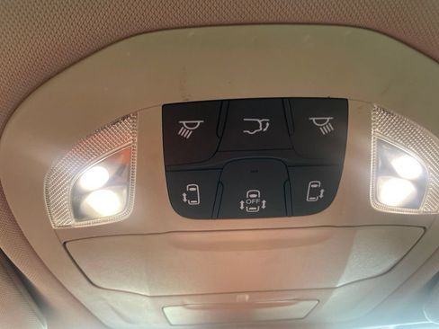 Used 2023 Chrysler Voyager LX FWD image 23