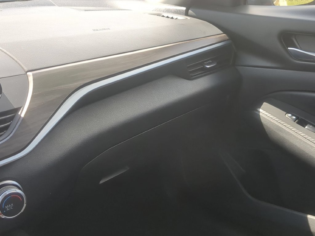 Used 2025 Nissan Altima 2.5 SV FWD image 23