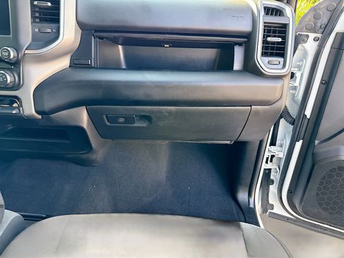 Used 2024 RAM 3500 Big Horn image 17