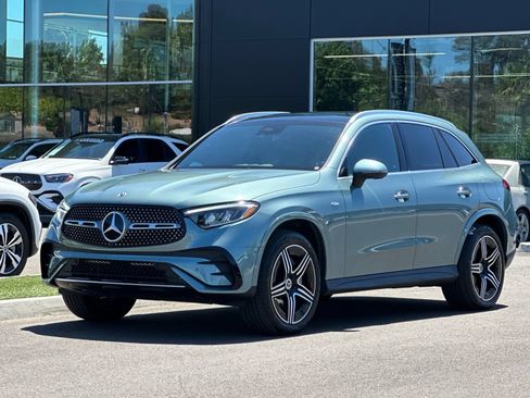 Used 2025 Mercedes-Benz GLC 350e 4MATIC image 8
