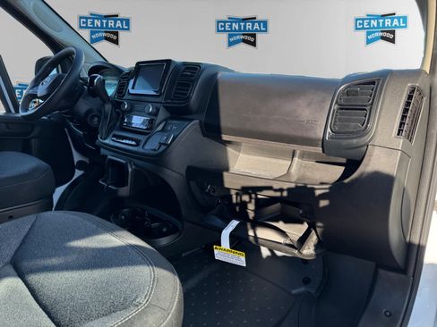 Used 2025 RAM ProMaster 2500 w/ Convenience Group image 12