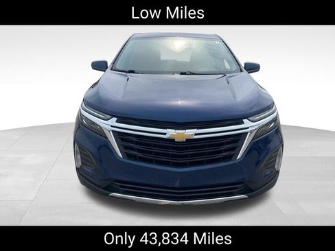 Used 2022 Chevrolet Equinox LT image 2