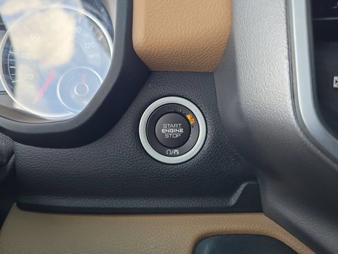 Used 2019 RAM 1500 Limited AWD/4WD image 25