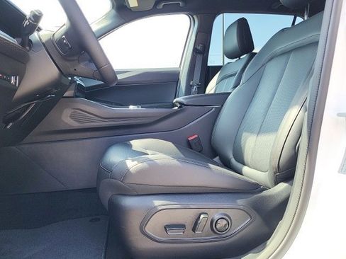 New 2026 Jeep Cherokee Laredo image 9