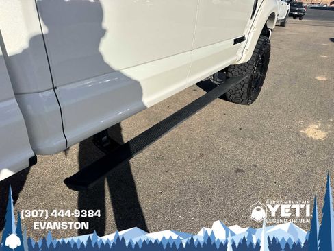 Used 2022 Ford F250 Lariat w/ Black Appearance Package image 16