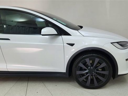 Used 2022 Tesla Model X image 7