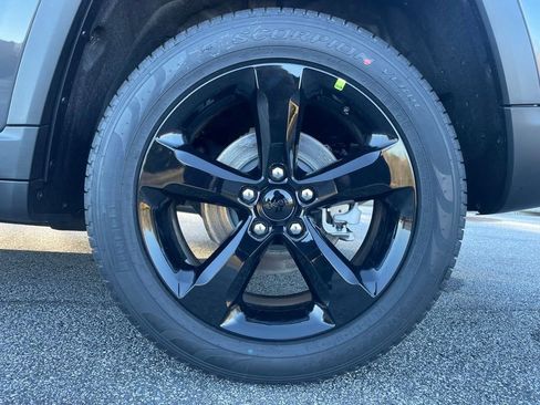 New 2026 Jeep Grand Cherokee Limited w/ Limited Altitude Package RWD image 9