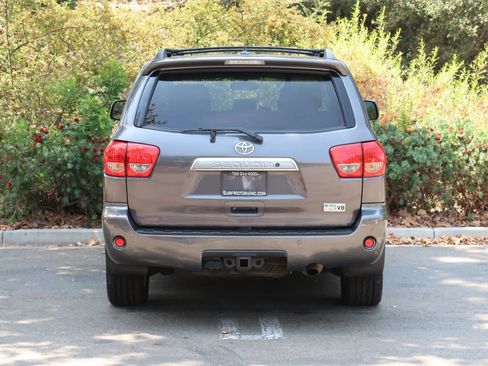 Used 2017 Toyota Sequoia Limited w/ Safety & Convenience Package AWD/4WD image 8
