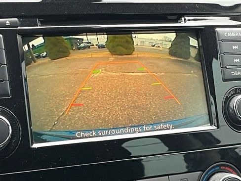 Used 2020 Nissan Rogue S image 14