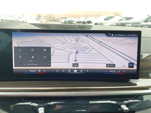 Used 2025 BMW X7 xDrive40i image 14