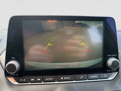Used 2023 Nissan Sentra SR w/ Electronics Package FWD image 25