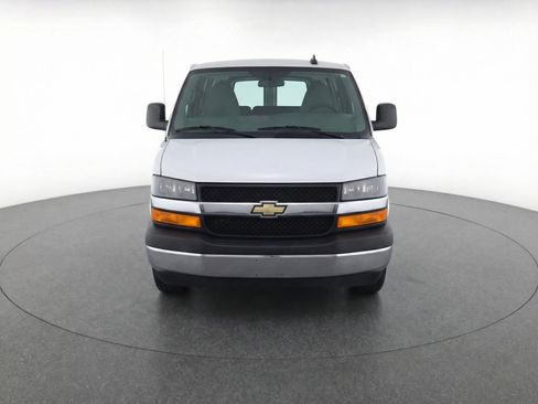 Used 2025 Chevrolet Express 3500 LT w/ LT Preferred Equipment Group RWD image 2