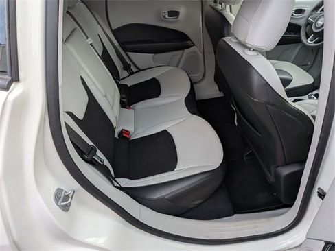 Certified 2021 Jeep Compass Latitude image 29