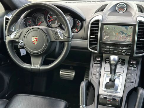 Used 2013 Porsche Cayenne Turbo image 27