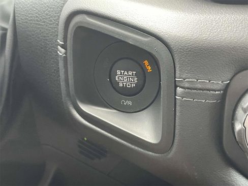 New 2025 Jeep Gladiator Rubicon w/ Convenience Group image 16