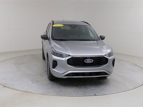 Certified 2023 Ford Escape ST-Line w/ Tech Pack #1 image 9