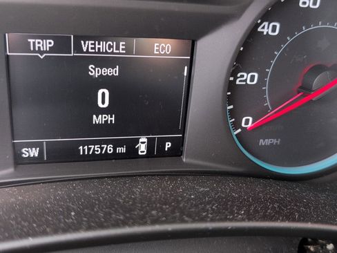 Used 2018 Chevrolet Equinox LT image 25