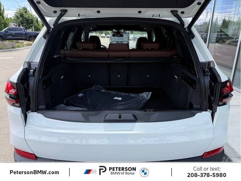 New 2026 BMW X5 xDrive50e w/ Premium Package AWD/4WD image 9