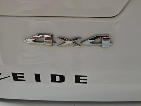 Used 2023 Jeep Grand Cherokee L Limited w/ Luxury Tech Group II AWD/4WD image 37