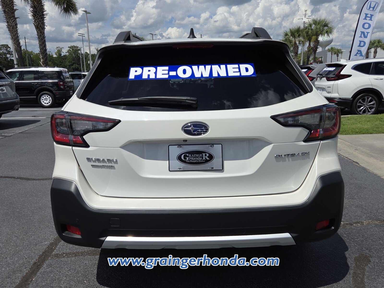 Used 2023 Subaru Outback Limited AWD/4WD image 4