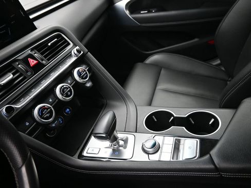 Used 2023 Genesis G70 2.0T image 21