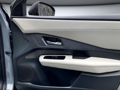 Used 2024 Nissan Ariya EVOLVE+ image 27