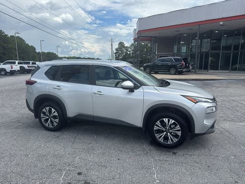 Used 2023 Nissan Rogue SV w/ SV Premium B Package FWD image 19
