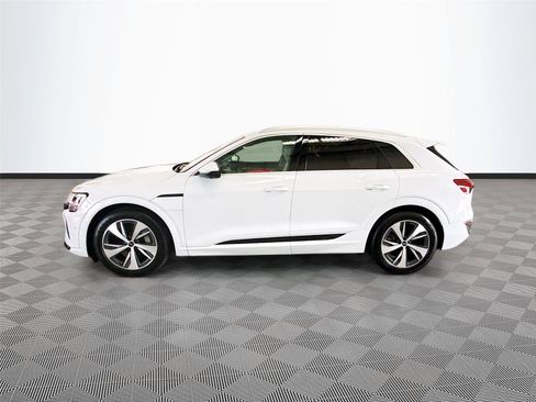 Certified 2024 Audi Q8 e-tron Premium Plus AWD/4WD image 4