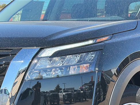 New 2025 Nissan Pathfinder SL image 4