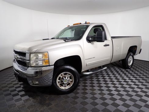 Used 2007 Chevrolet Silverado 2500 LT w/ Suspension Package, Off-Road AWD/4WD image 11