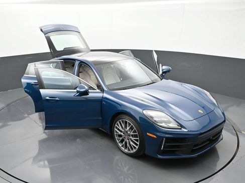 Certified 2025 Porsche Panamera image 35