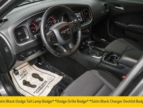 Used 2020 Dodge Charger SXT w/ Blacktop Package image 5