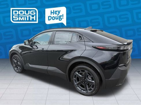 New 2026 Subaru Uncharted AWD image 3