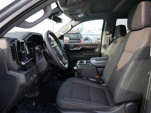 Used 2024 Chevrolet Silverado 1500 LT Trail Boss w/ Protection Package image 8