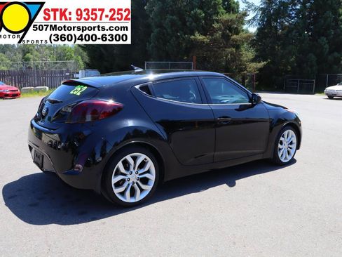 Used 2013 Hyundai Veloster w/ Style Pkg FWD image 9