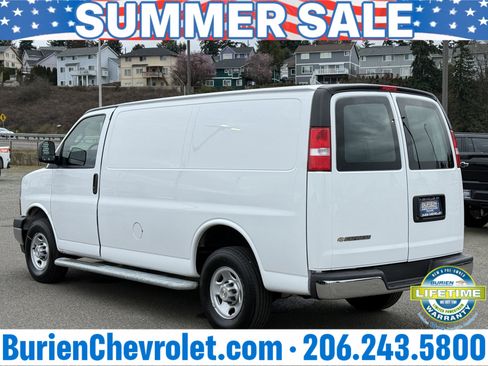 Used 2024 Chevrolet Express 2500 w/ Driver Convenience Package RWD image 3