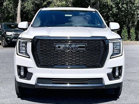 Used 2023 GMC Yukon XL Denali Ultimate AWD/4WD image 5