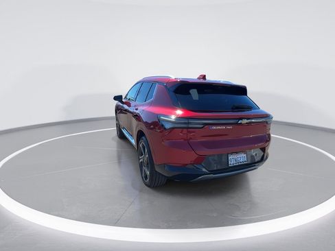 Used 2025 Chevrolet Equinox EV LT w/ Convenience Package II image 11