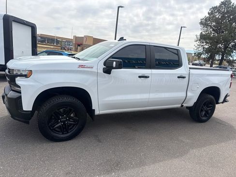 Used 2021 Chevrolet Silverado 1500 LT Trail Boss w/ Convenience Package II image 2