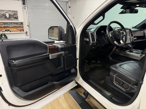 Used 2015 Ford F150 Platinum w/ Equipment Group 701A Luxury RWD image 12