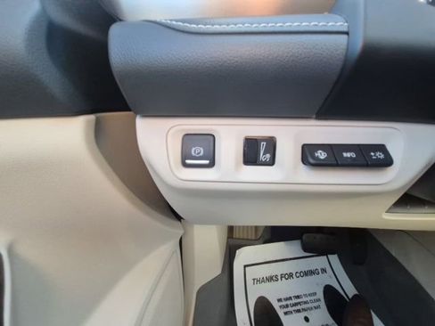 Used 2021 GMC Acadia Denali w/ Denali Ultimate Package image 29