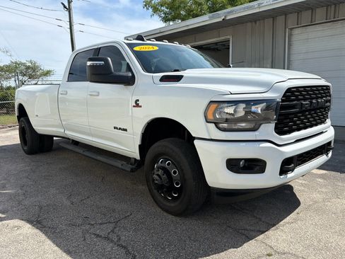 Used 2024 RAM 3500 Big Horn w/ Night Edition AWD/4WD image 4