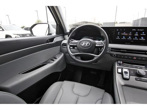Certified 2025 Hyundai Palisade SEL FWD image 10