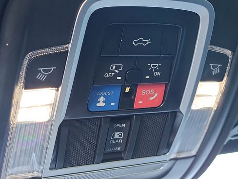 Used 2023 RAM 1500 Laramie image 31