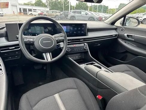Used 2025 Hyundai Sonata SEL FWD image 17