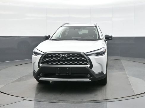 Certified 2025 Toyota Corolla Cross XLE w/ Convenience Package image 3