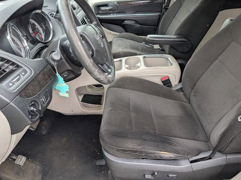 Used 2013 Dodge Grand Caravan SXT FWD image 6