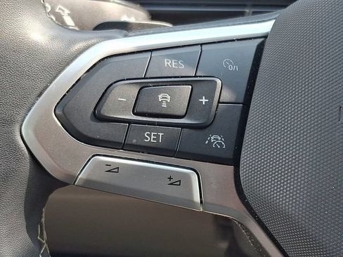 Used 2024 Volkswagen Atlas SE AWD/4WD image 21