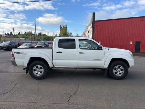 Used 2015 Toyota Tacoma 4x4 Double Cab w/ TRD Off-Road Package image 3