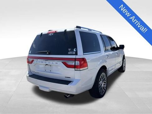 Used 2016 Lincoln Navigator Reserve AWD/4WD image 7